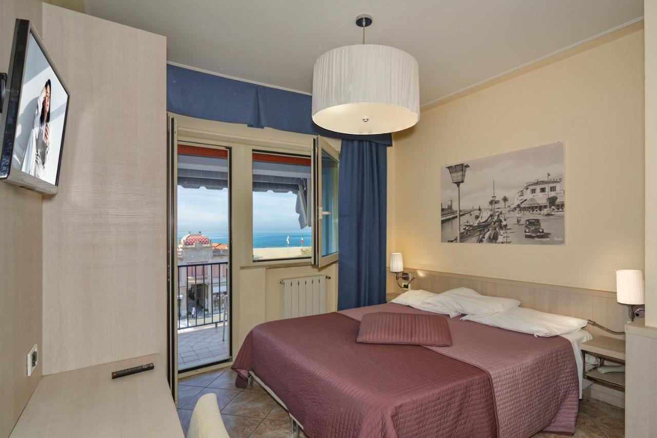 Hotel Bella Riviera Lungomare Viareggio Exteriör bild